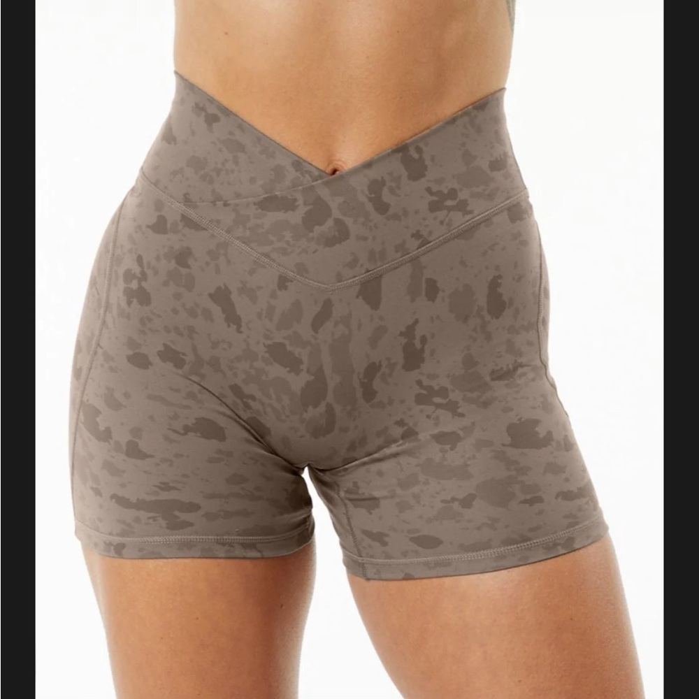 *Discontinued Color* Alphalete Surface Power Short 5’